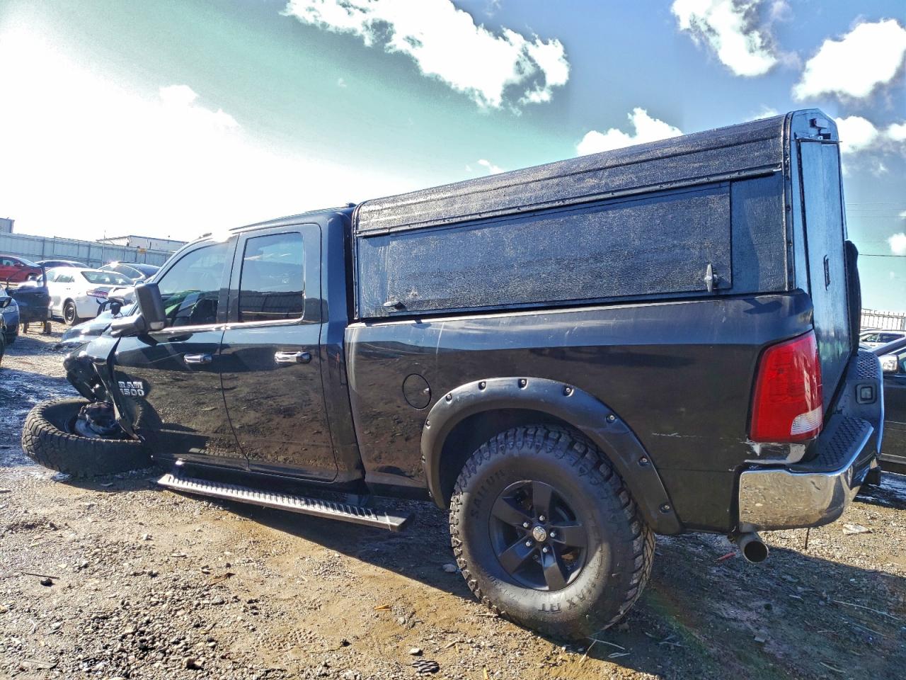2016 RAM 1500 SLT photo 2