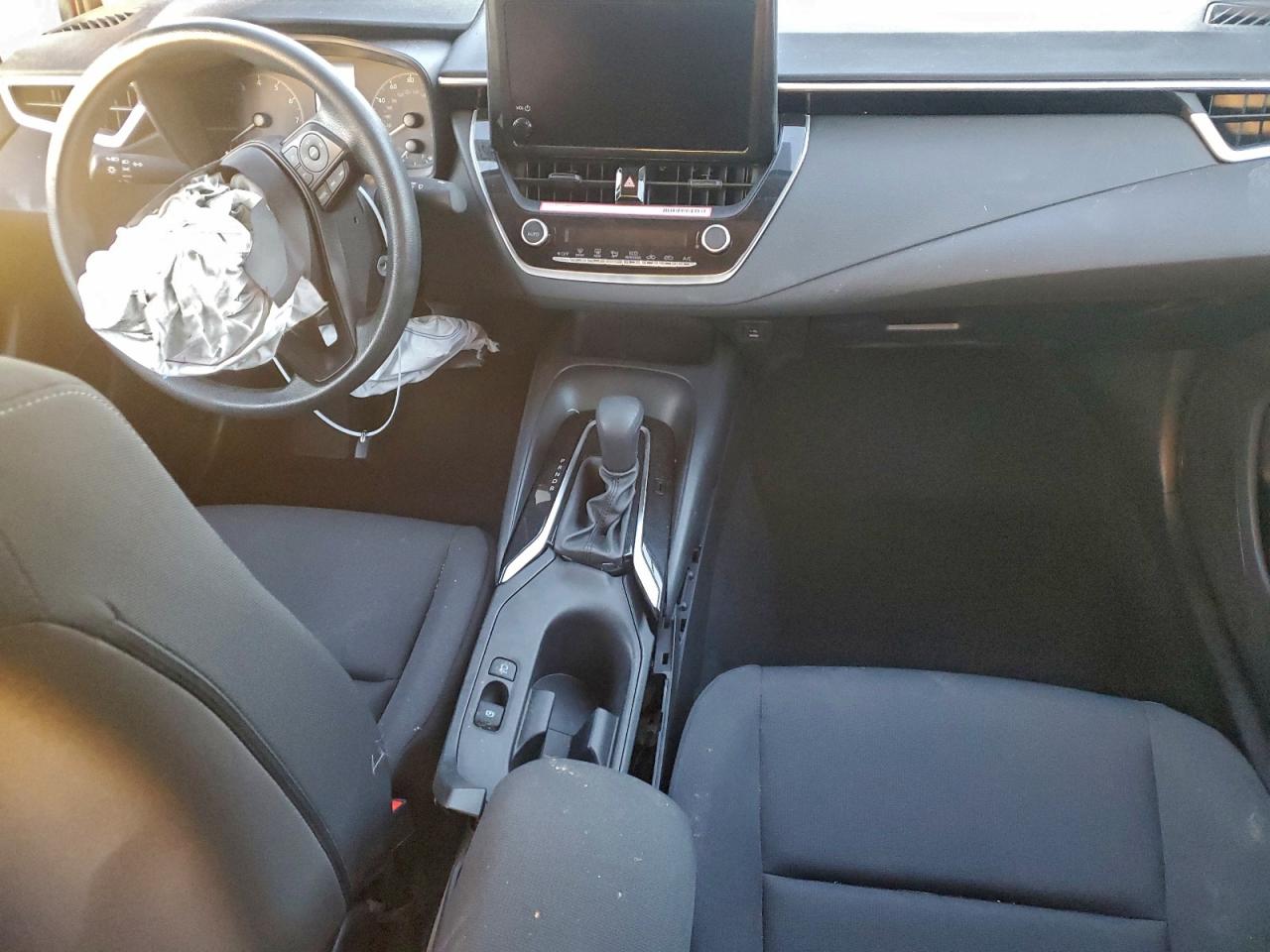2024 TOYOTA COROLLA LE photo 8