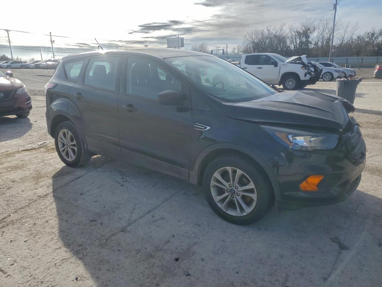 2018 FORD ESCAPE S photo 4