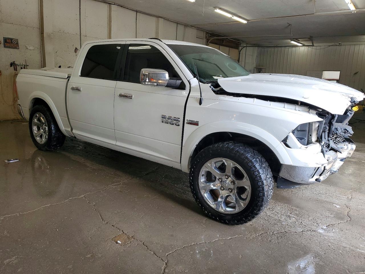 2014 RAM 1500 LARAMIE photo 4