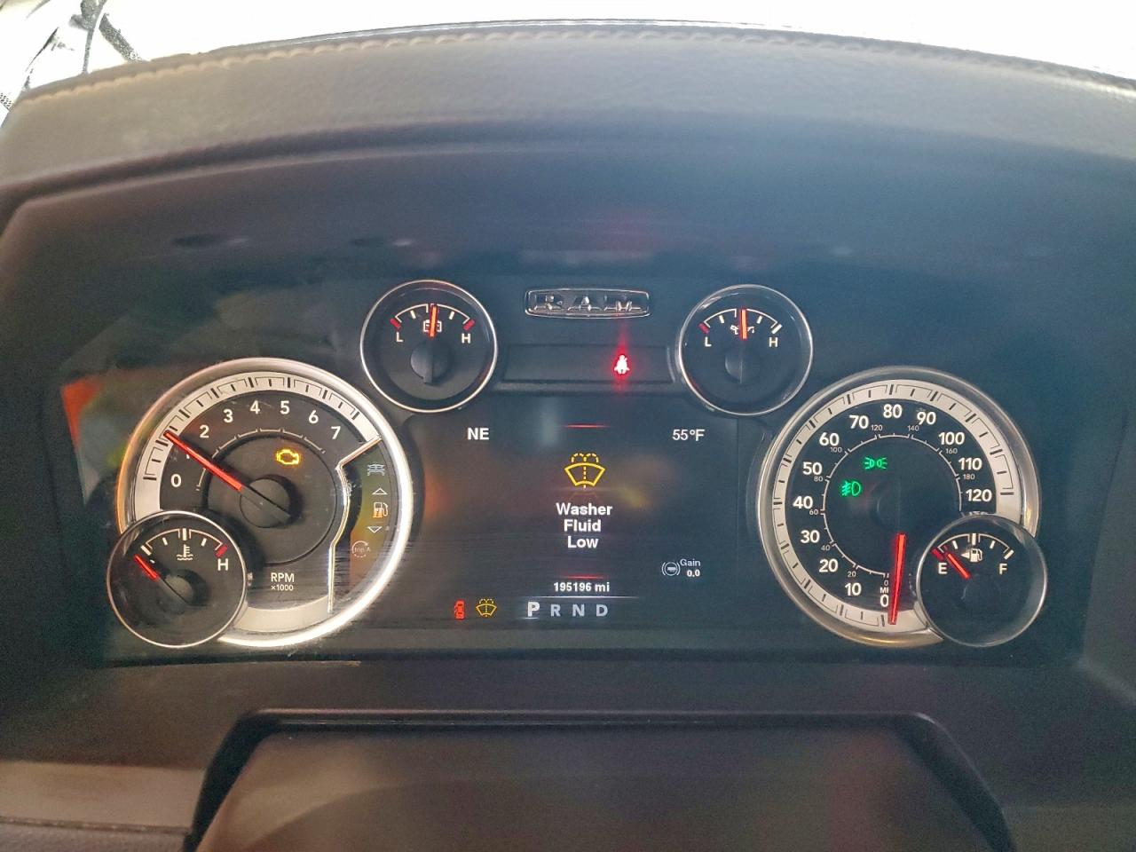 2014 RAM 1500 LARAMIE photo 9