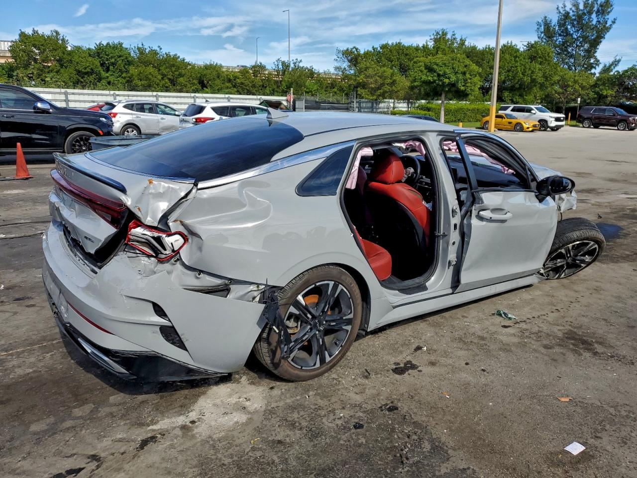 2023 KIA K5 GT LINE photo 3