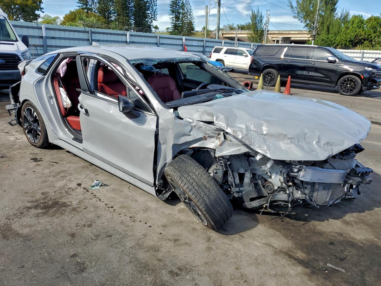 2023 KIA K5 GT LINE photo 4