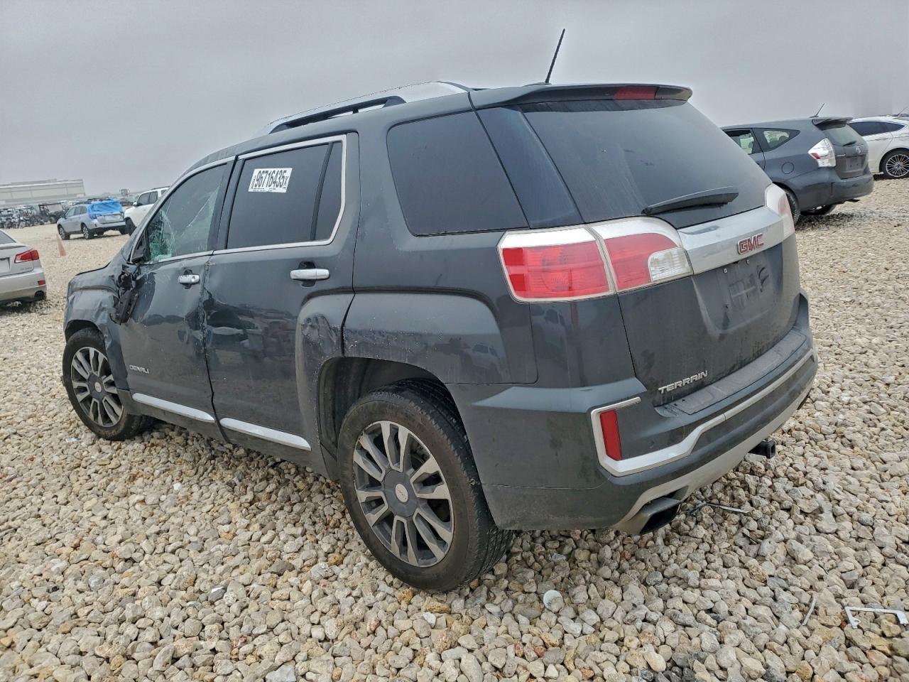2017 GMC TERRAIN DENALI photo 3