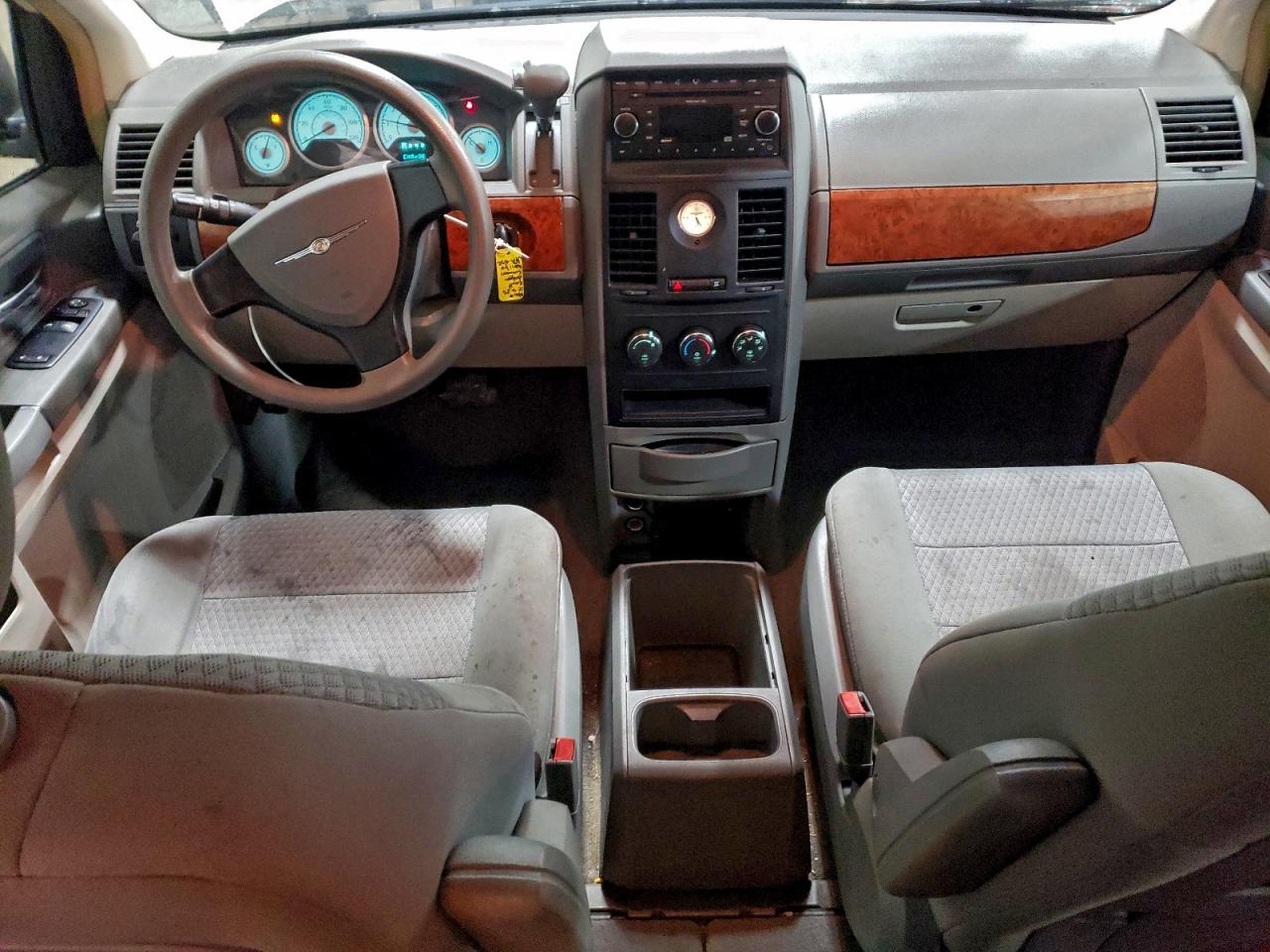 2008 CHRYSLER TOWN & COUNTRY LX photo 8