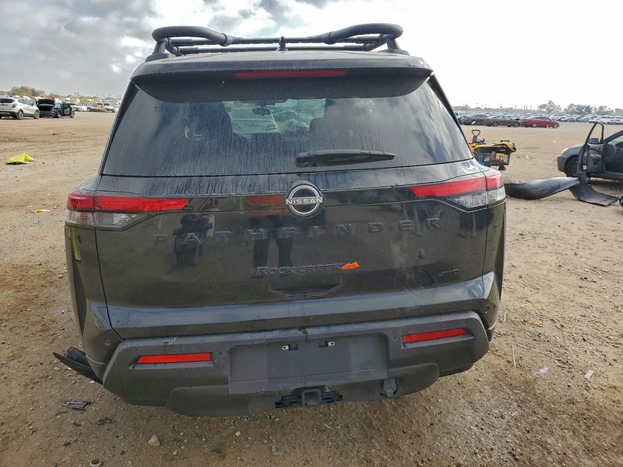 2023 NISSAN PATHFINDER SV photo 6