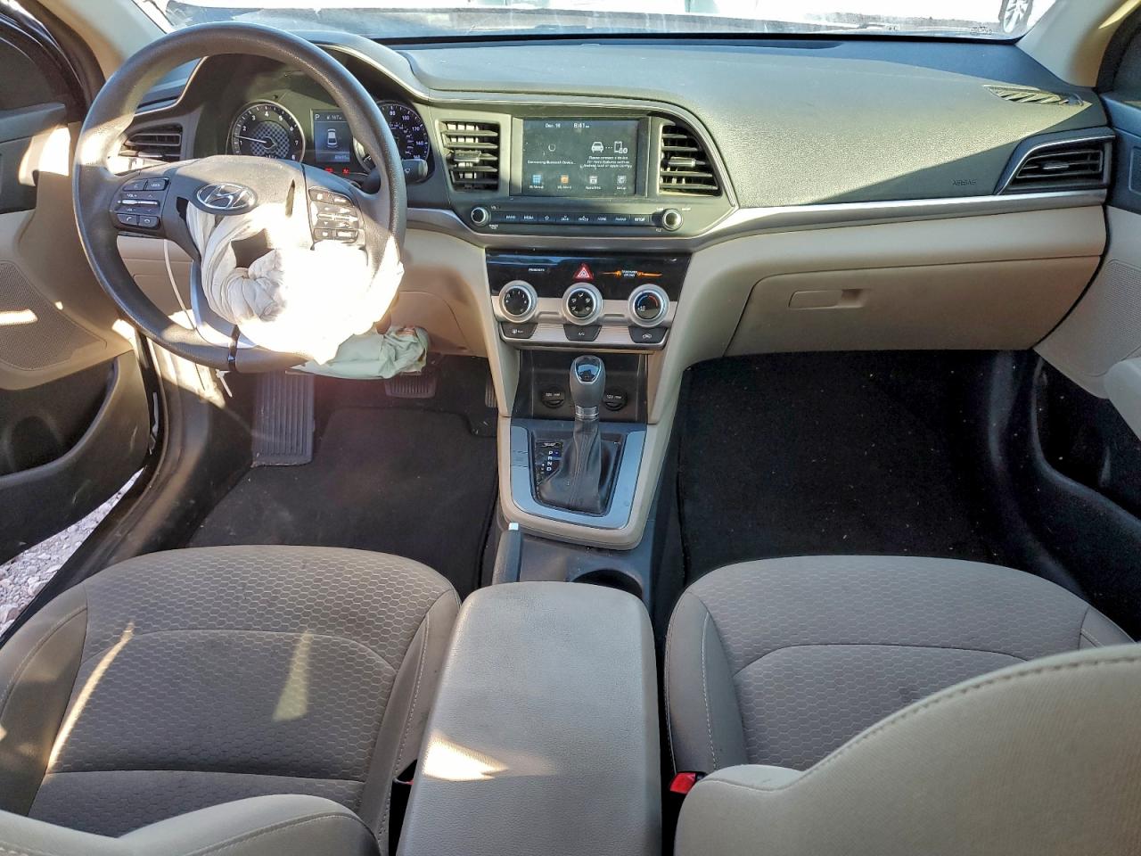 2019 HYUNDAI ELANTRA SEL photo 8