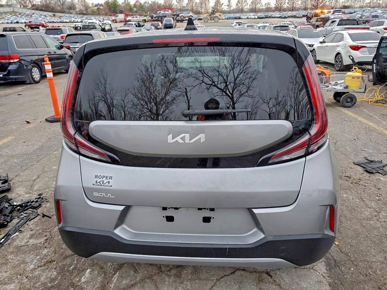 2024 KIA SOUL LX photo 11