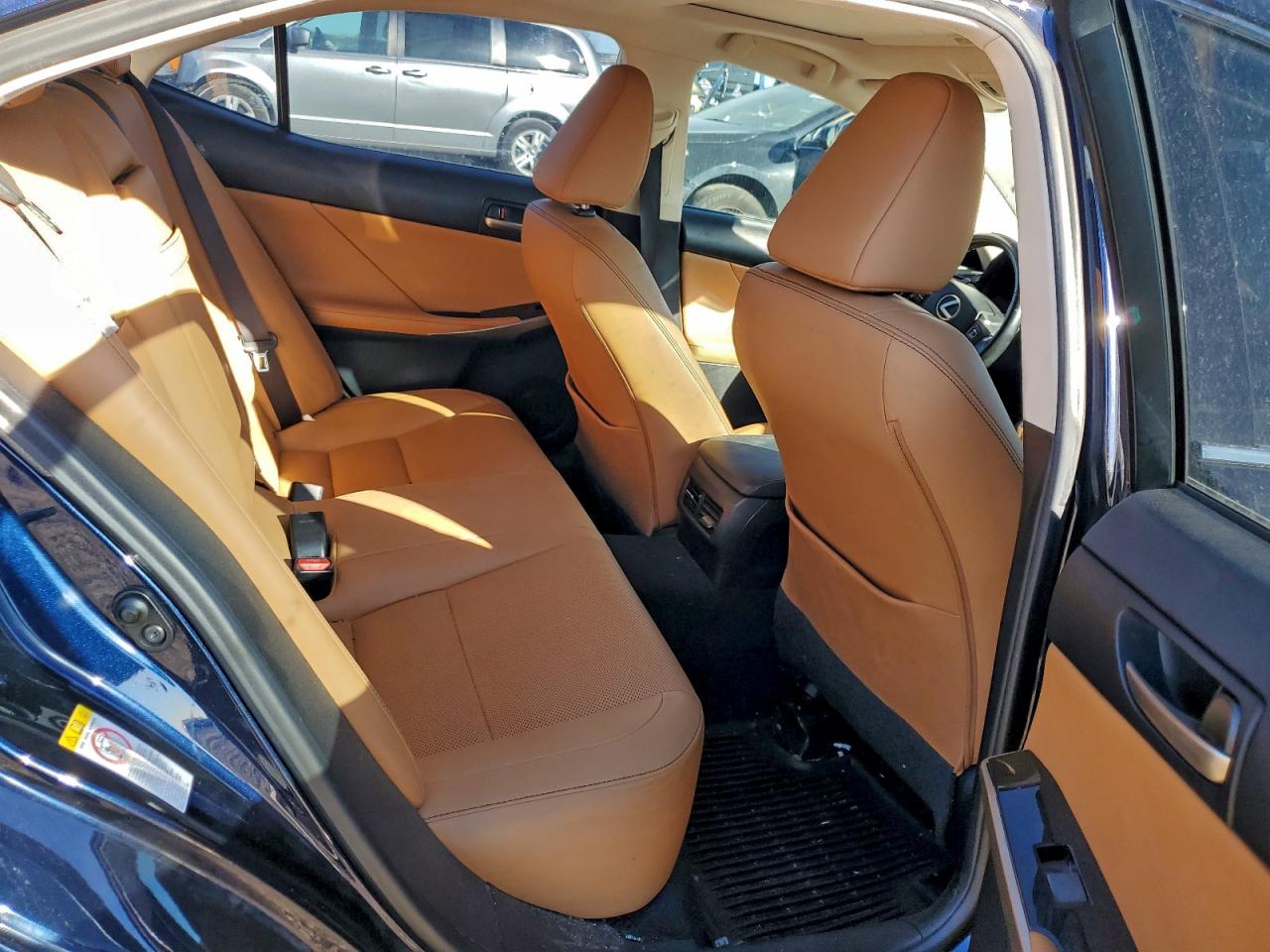 2017 LEXUS IS 200T photo 10