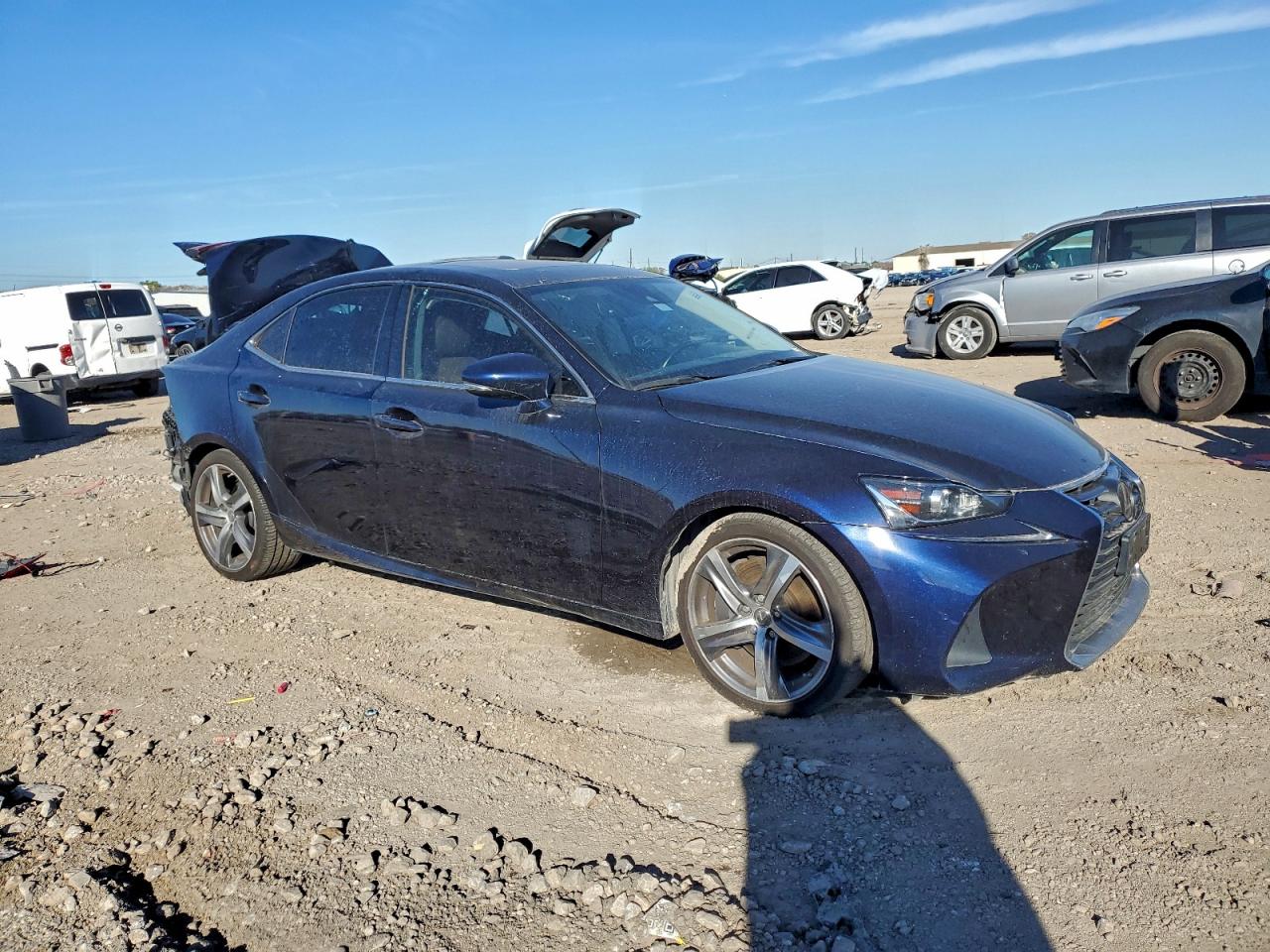 2017 LEXUS IS 200T photo 4