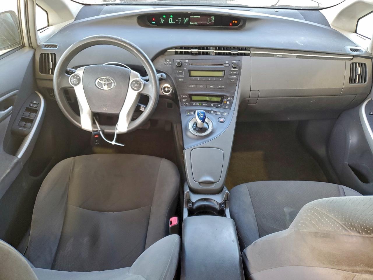 2011 TOYOTA PRIUS photo 8