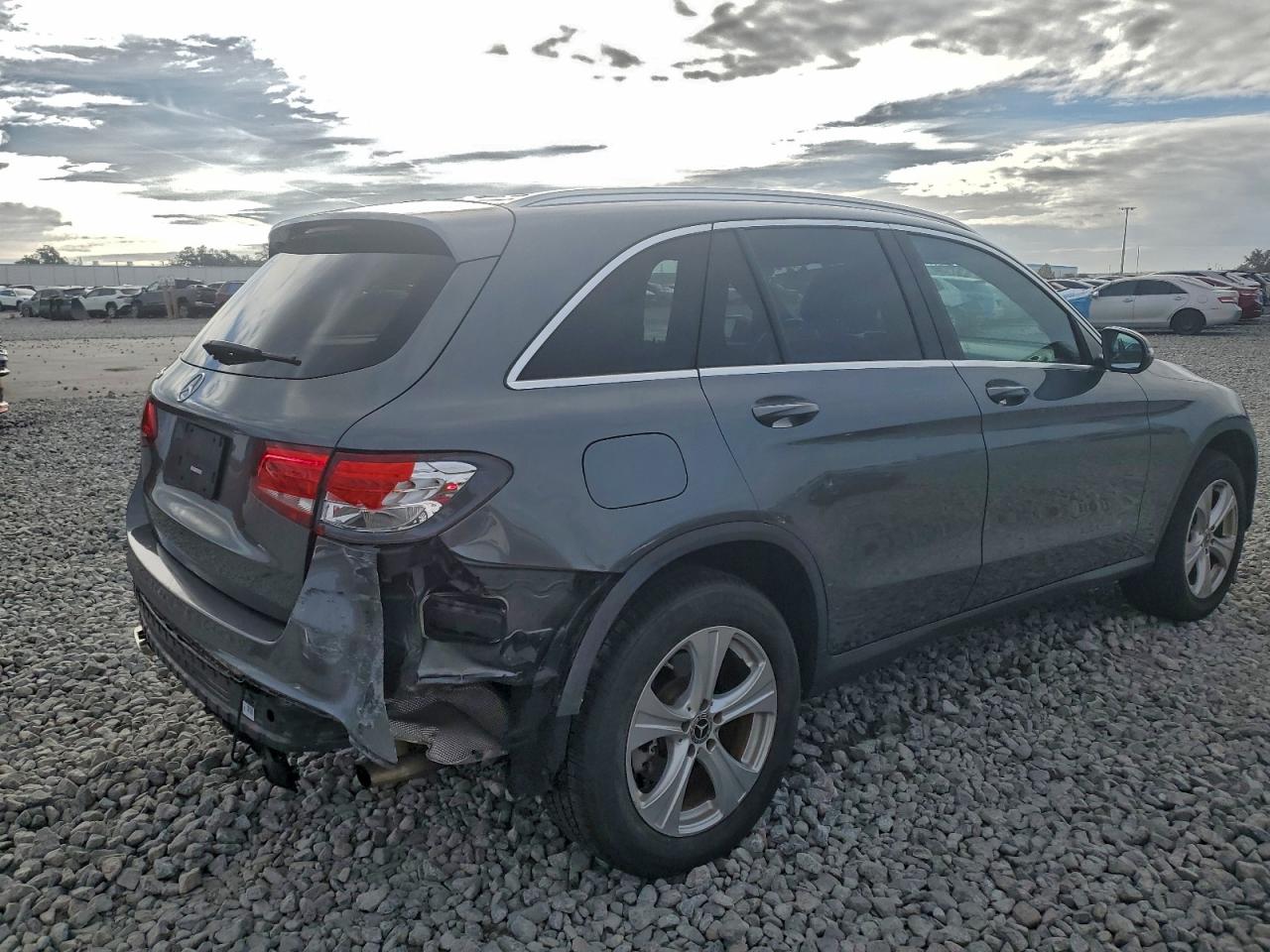 2018 MERCEDES-BENZ GLC 300 photo 3