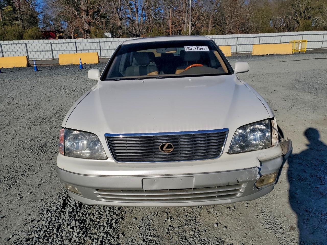 2000 LEXUS LS 400 photo 5