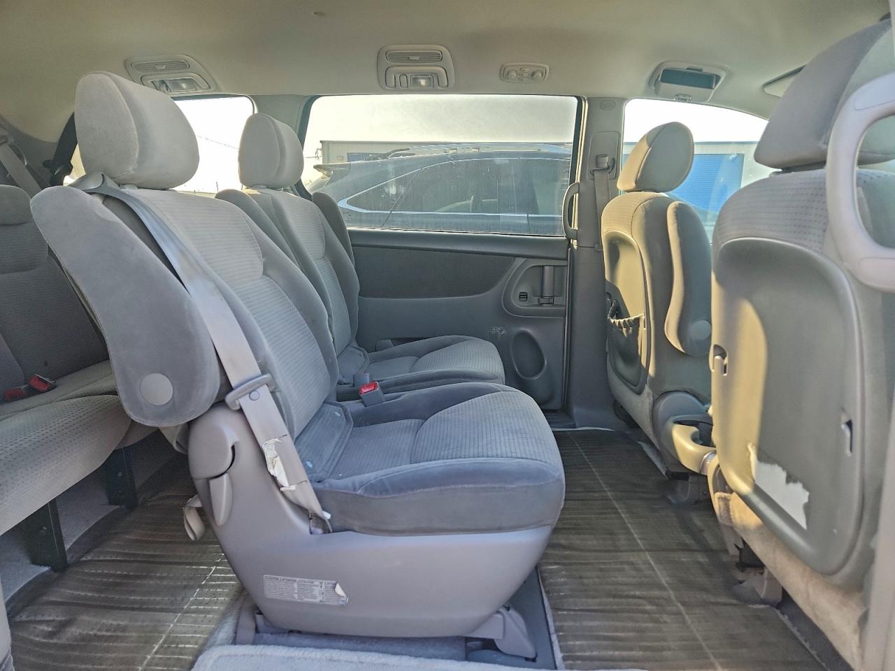 2006 TOYOTA SIENNA CE photo 11