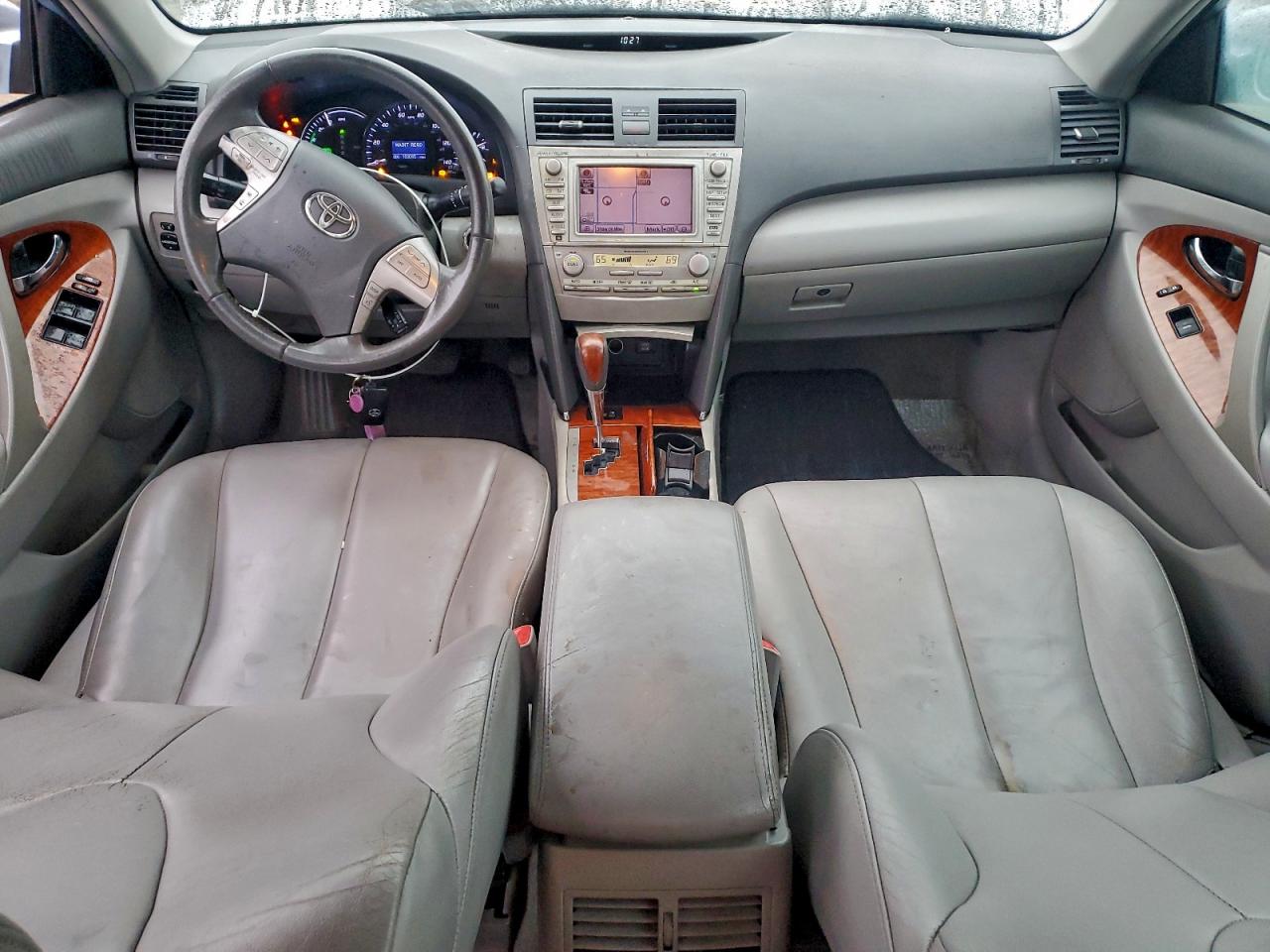 2011 TOYOTA CAMRY HYBRID photo 8