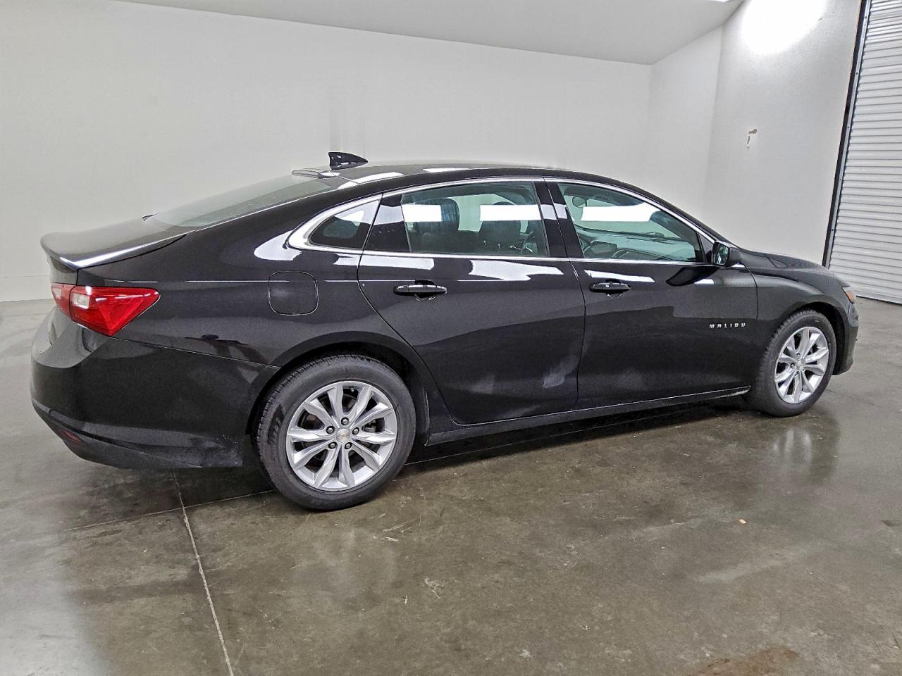 2023 CHEVROLET MALIBU LT photo 3