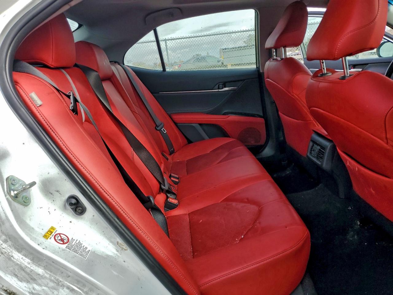 2018 TOYOTA CAMRY XSE photo 10