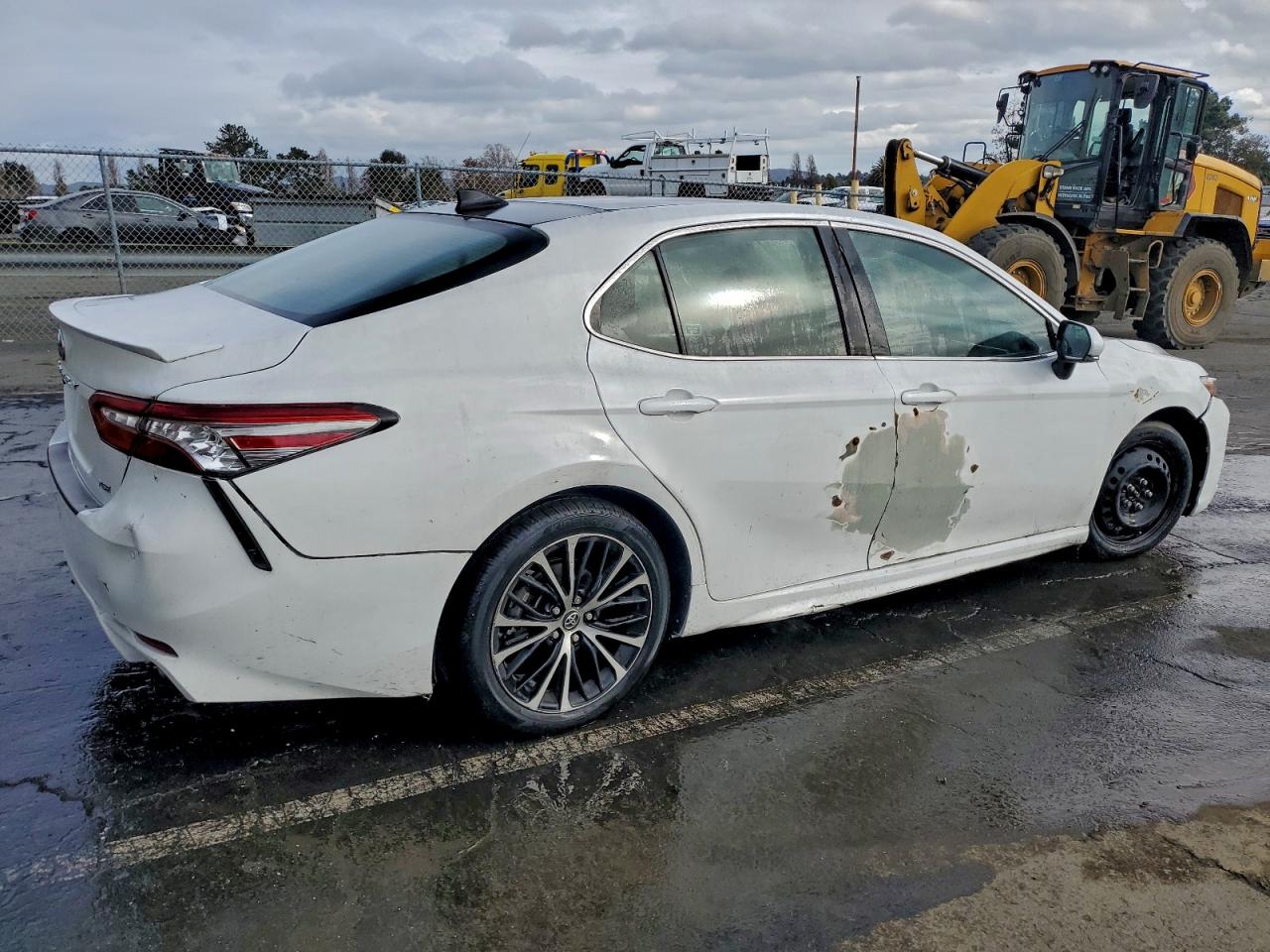 2018 TOYOTA CAMRY XSE photo 3