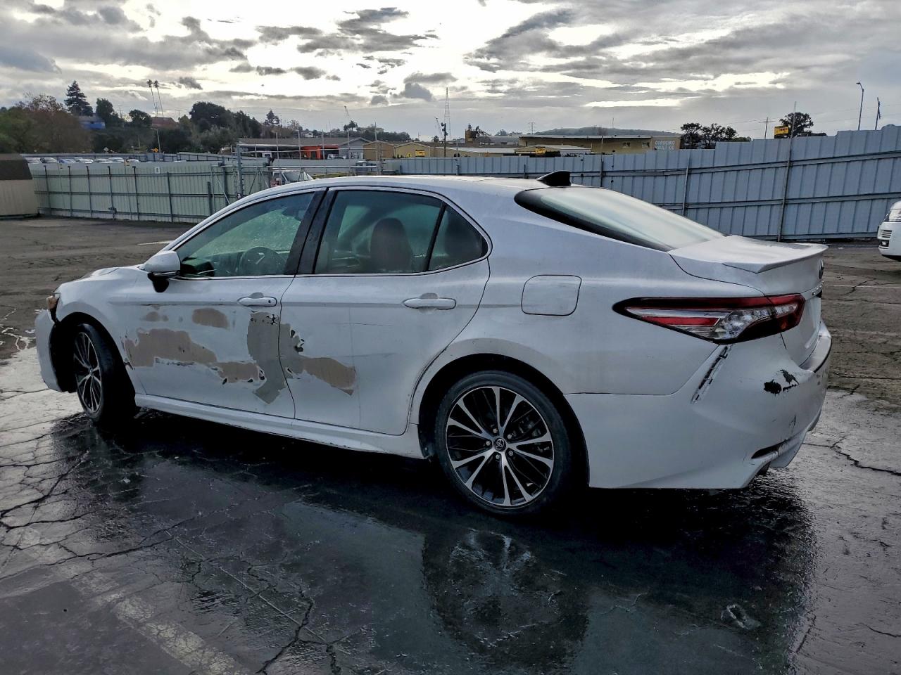 2018 TOYOTA CAMRY XSE photo 2