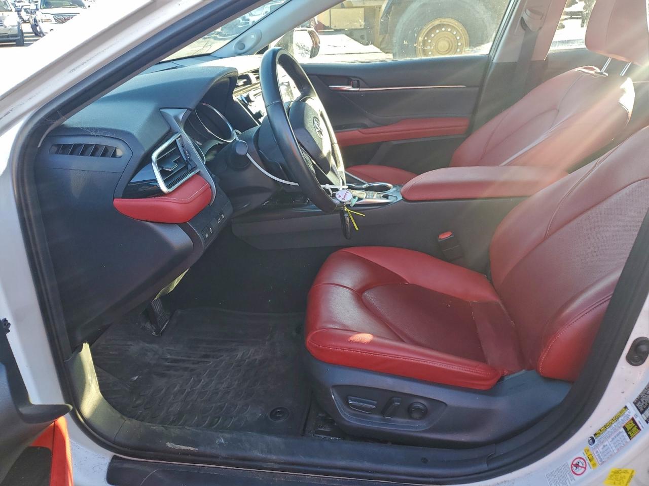 2018 TOYOTA CAMRY XSE photo 7