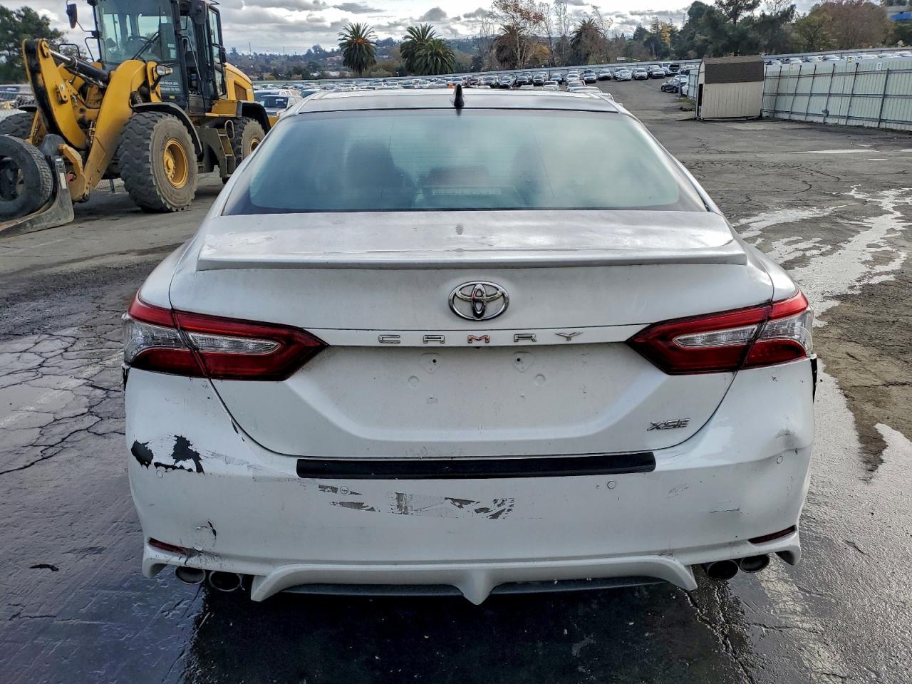 2018 TOYOTA CAMRY XSE photo 6