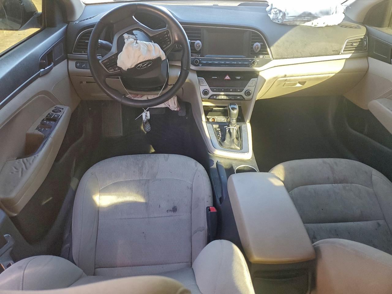 2018 HYUNDAI ELANTRA SEL photo 8