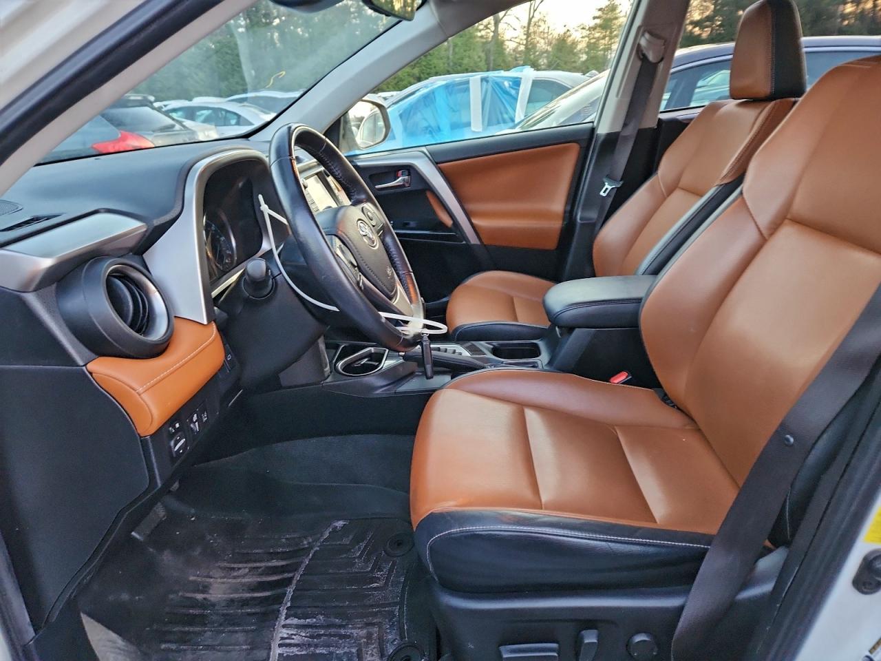 2016 TOYOTA RAV4 HV LIMITED photo 7