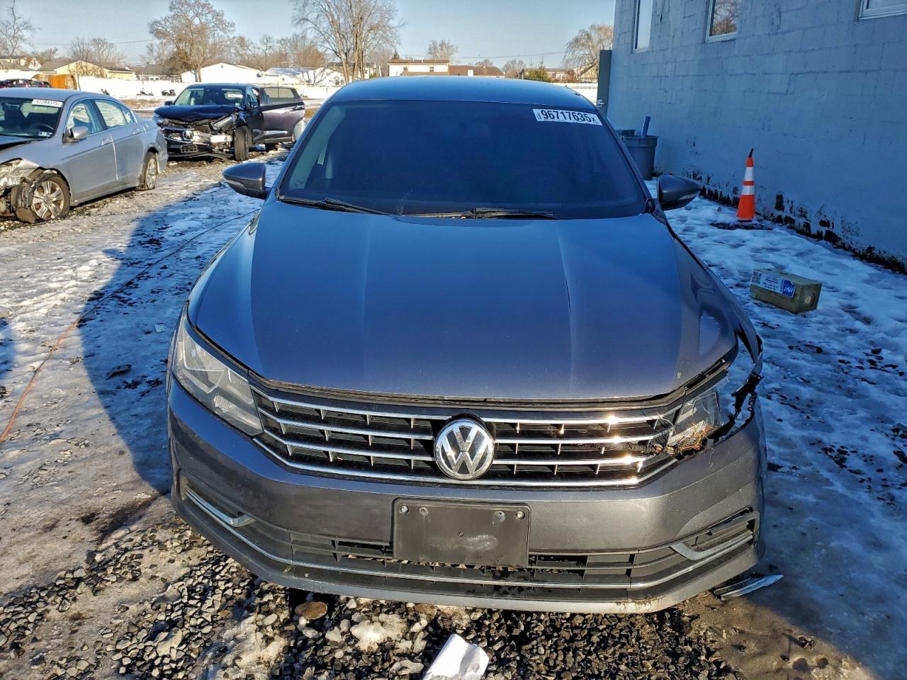 2017 VOLKSWAGEN PASSAT S photo 5
