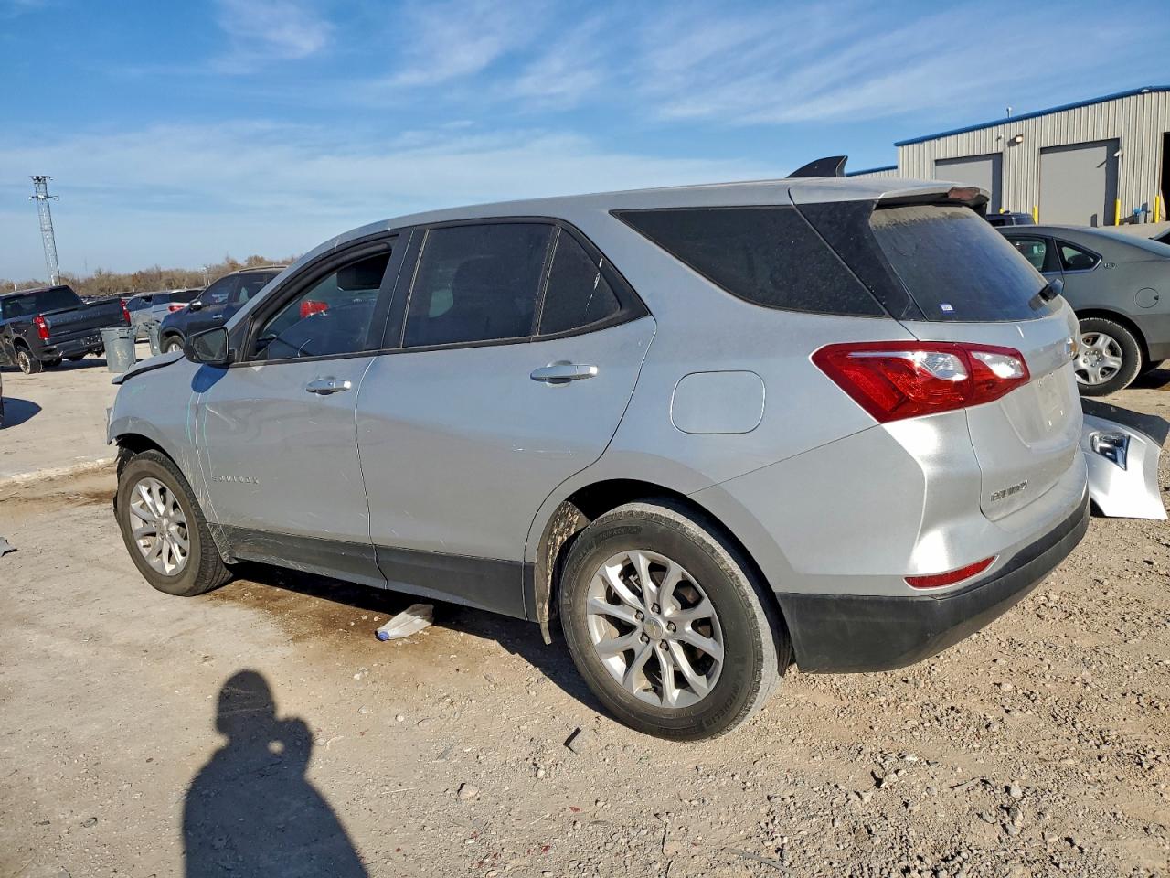 2020 CHEVROLET EQUINOX LS photo 2