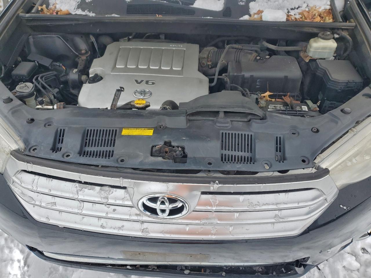 2012 TOYOTA HIGHLANDER BASE photo 12