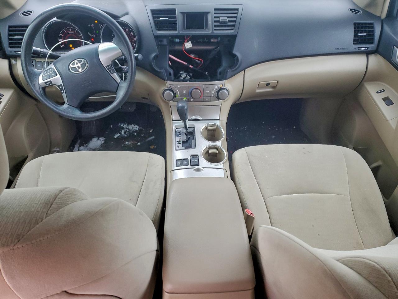 2012 TOYOTA HIGHLANDER BASE photo 8