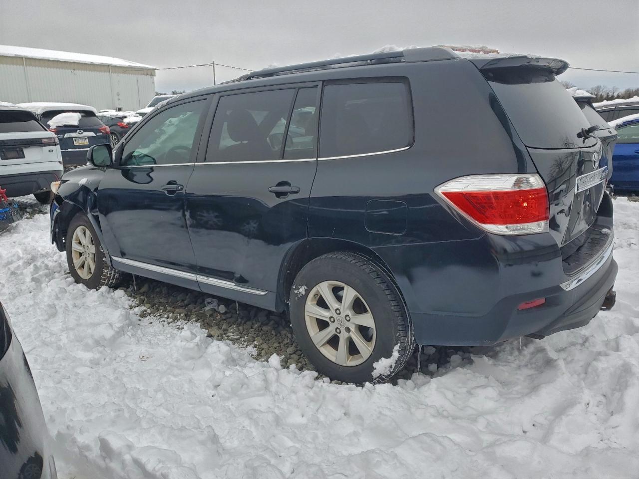 2012 TOYOTA HIGHLANDER BASE photo 2