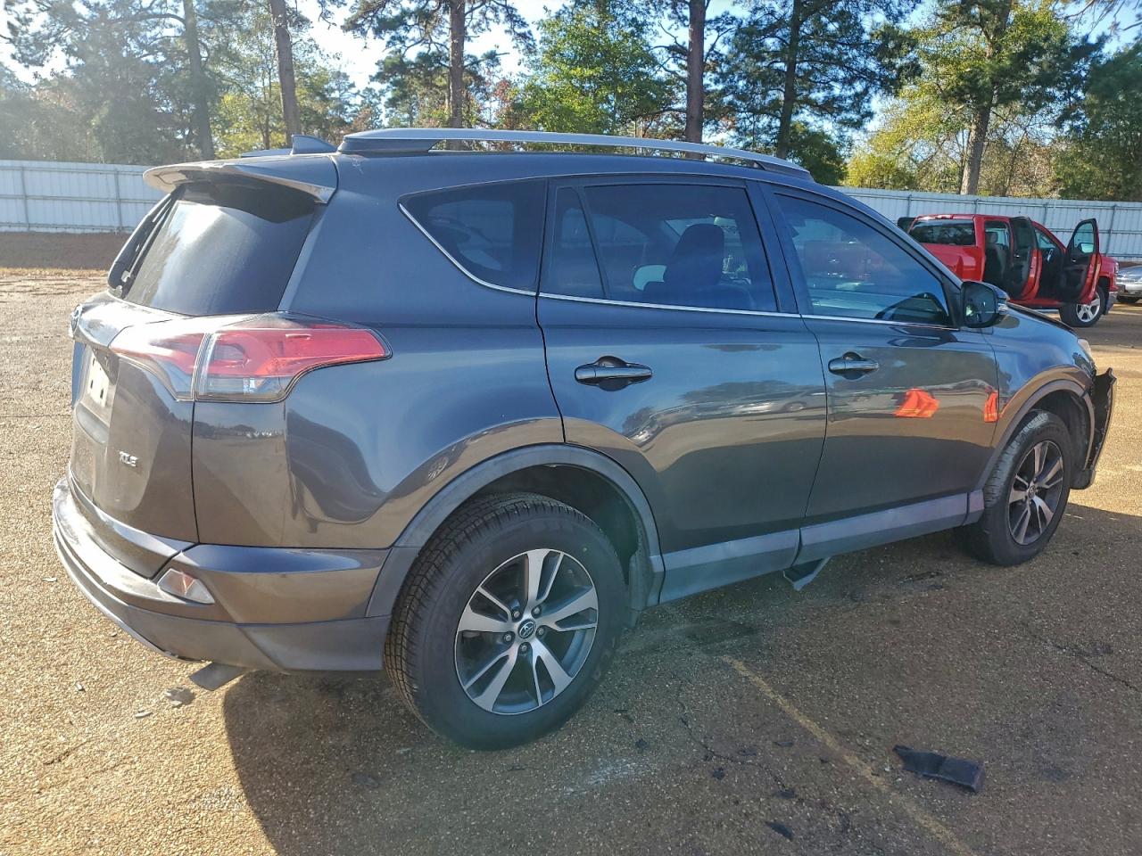 2018 TOYOTA RAV4 ADVENTURE photo 3
