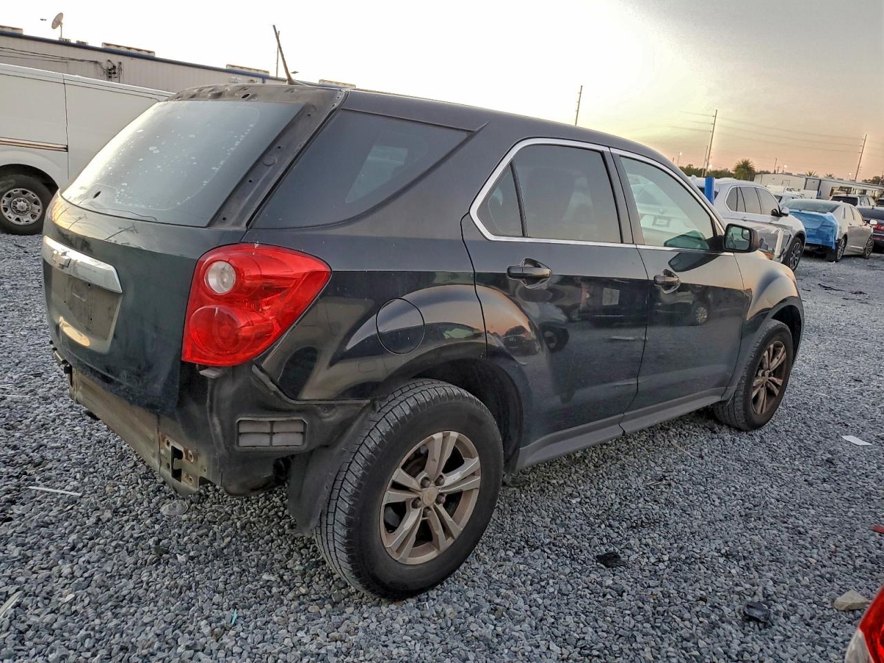 2014 CHEVROLET EQUINOX LS photo 3