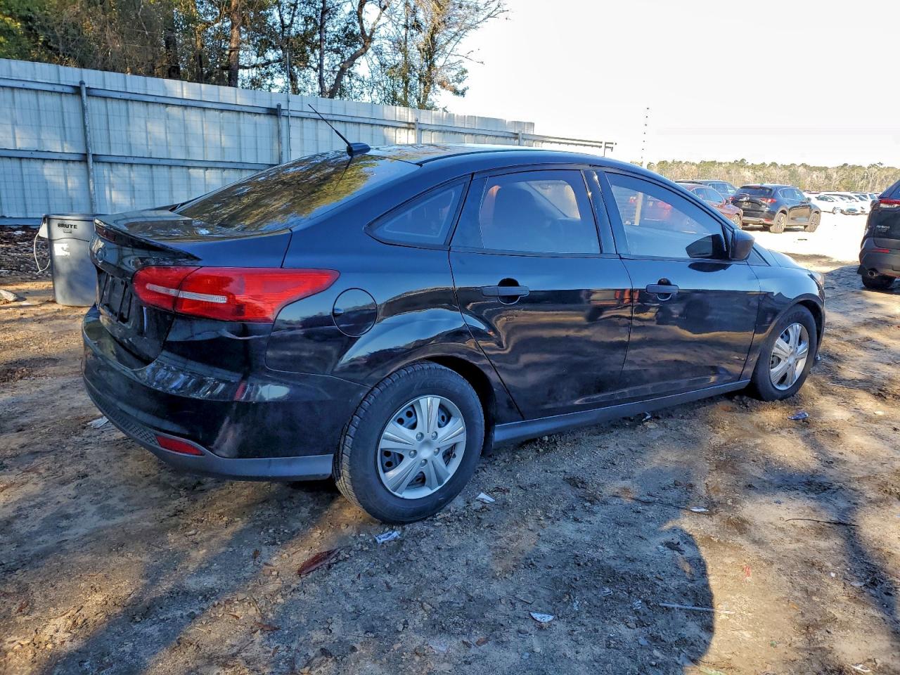 2017 FORD FOCUS S photo 3
