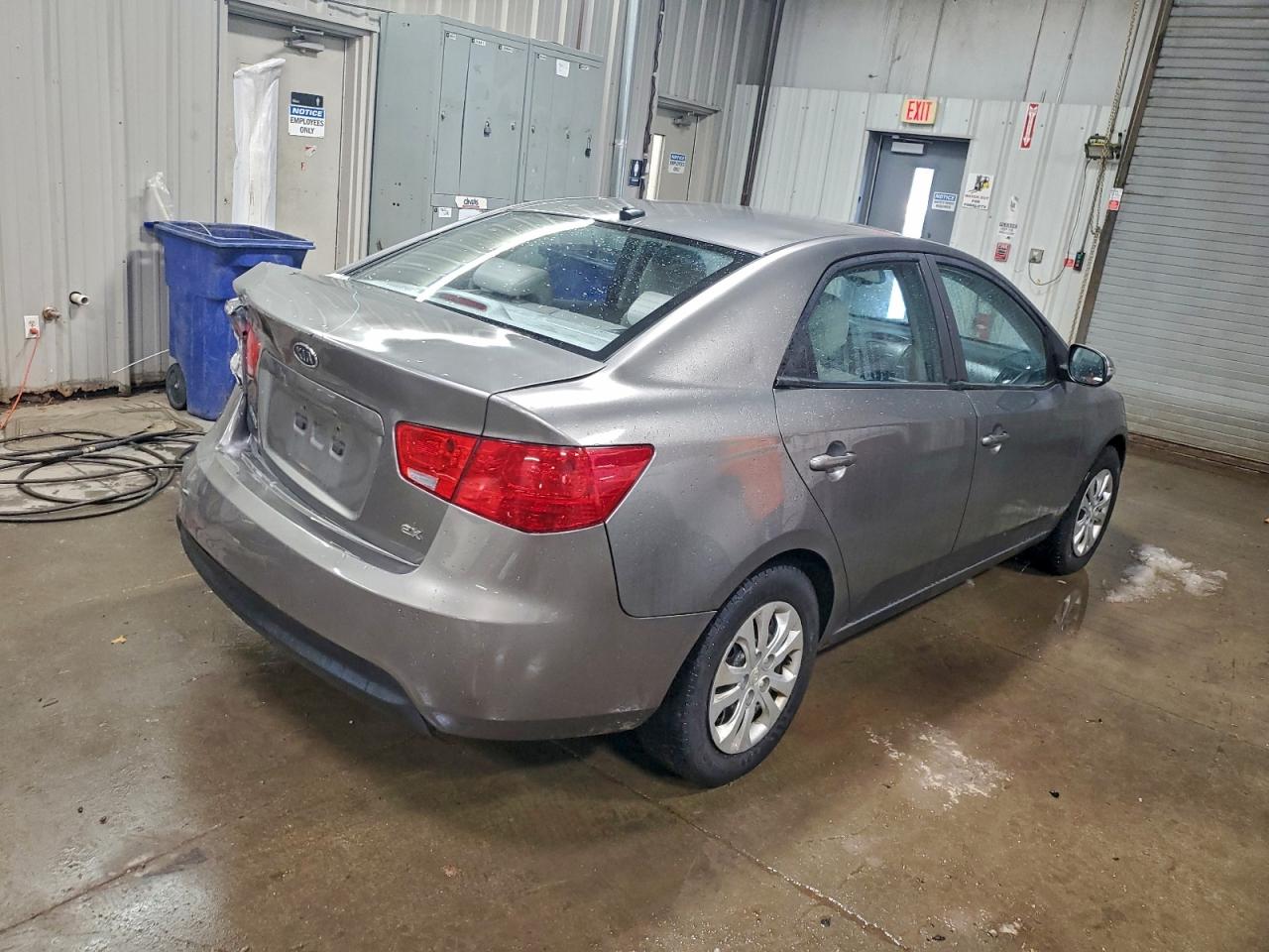 2010 KIA FORTE EX photo 5