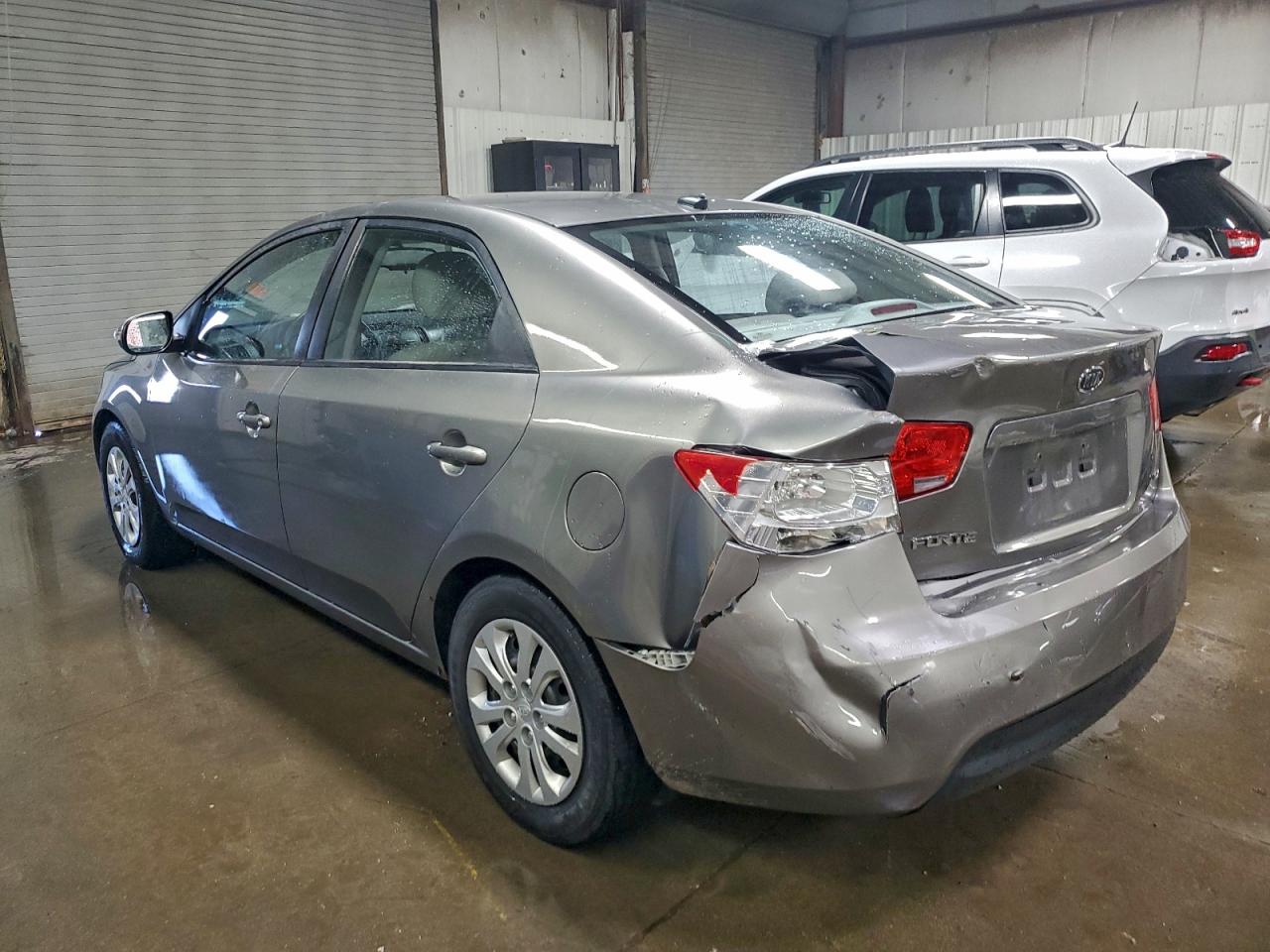 2010 KIA FORTE EX photo 3