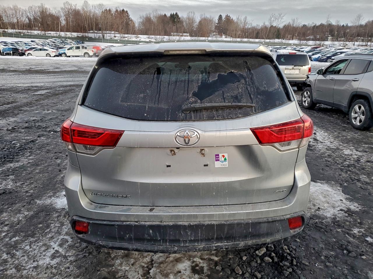2019 TOYOTA HIGHLANDER LE photo 11