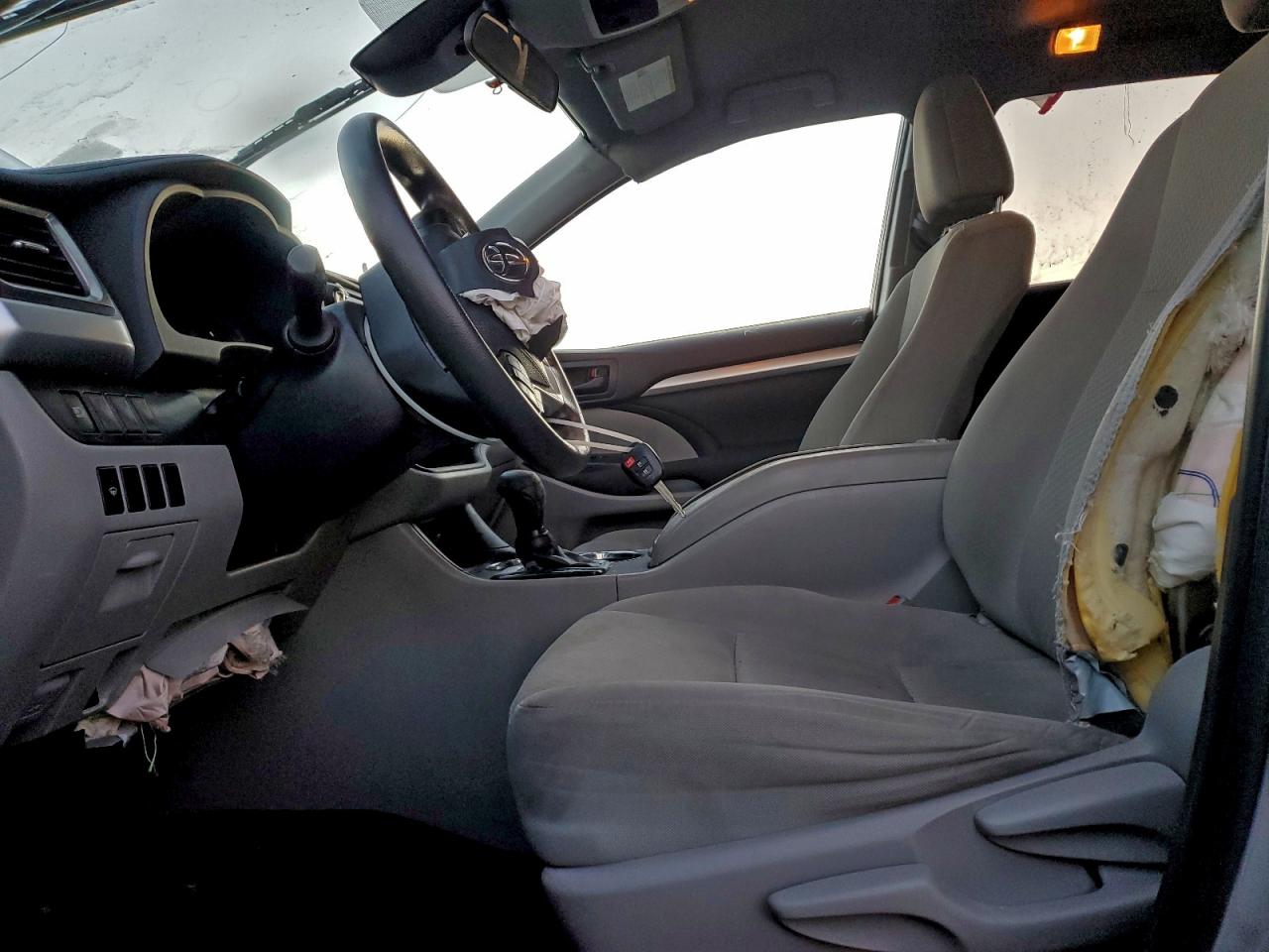 2019 TOYOTA HIGHLANDER LE photo 13
