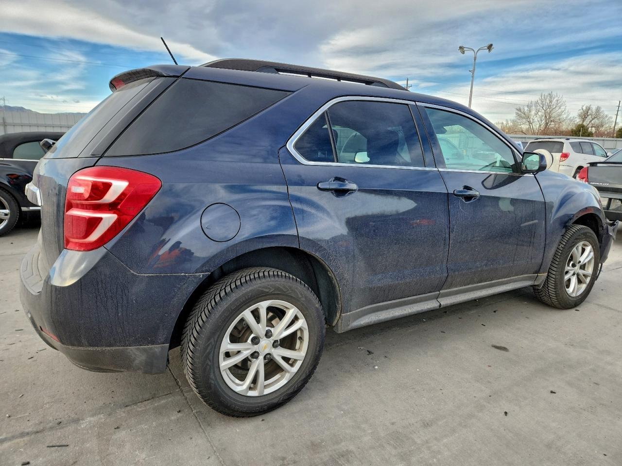 2017 CHEVROLET EQUINOX LT photo 3