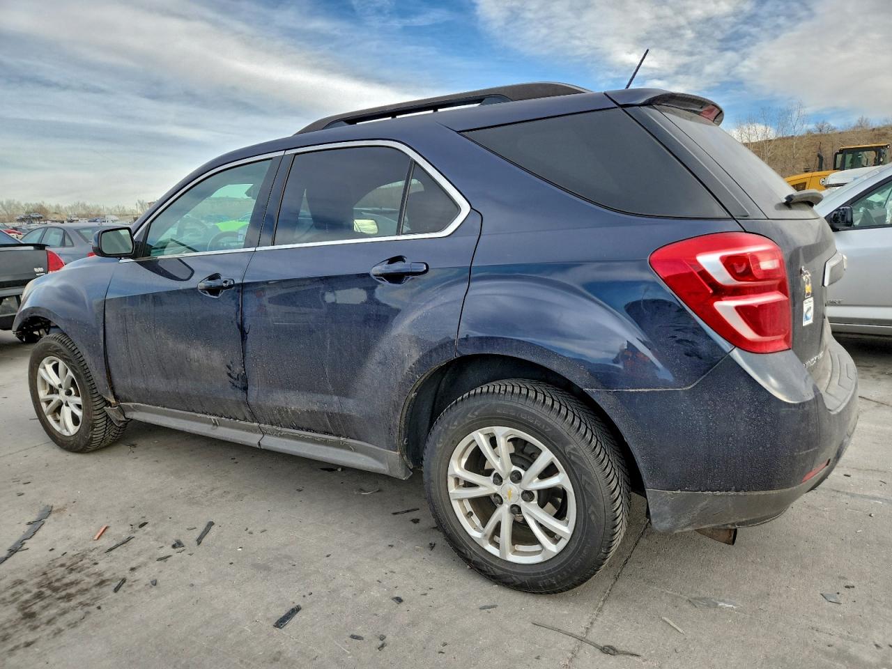 2017 CHEVROLET EQUINOX LT photo 2