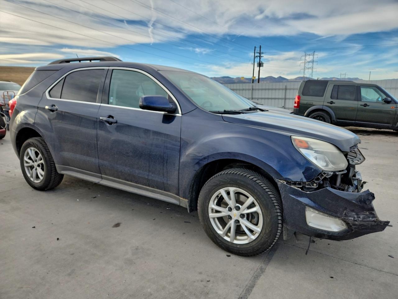 2017 CHEVROLET EQUINOX LT photo 4