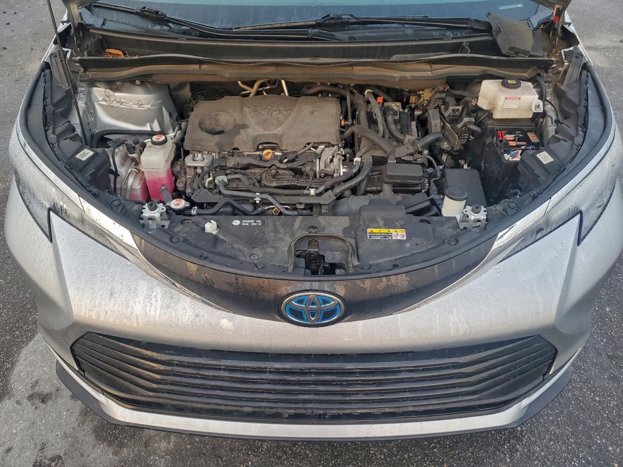 2021 TOYOTA SIENNA LE photo 12