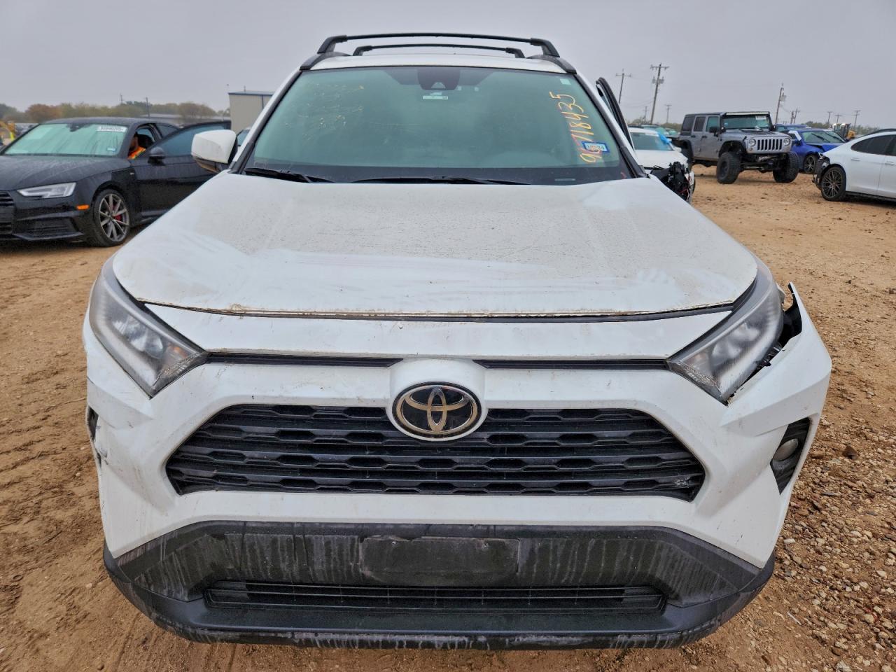 2021 TOYOTA RAV4 XLE photo 5