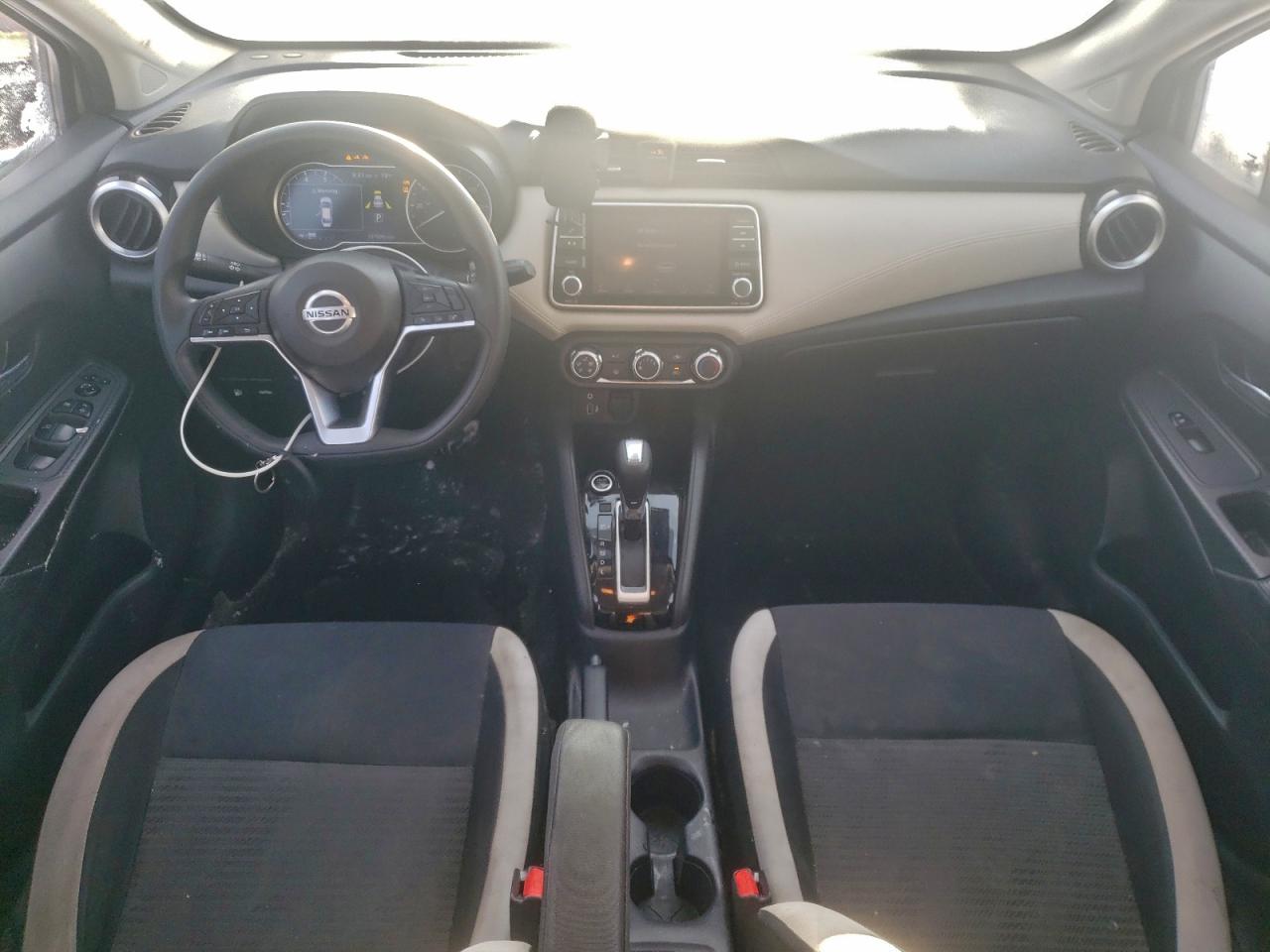 2020 NISSAN VERSA SV photo 8