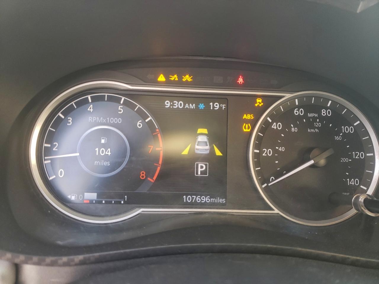 2020 NISSAN VERSA SV photo 9