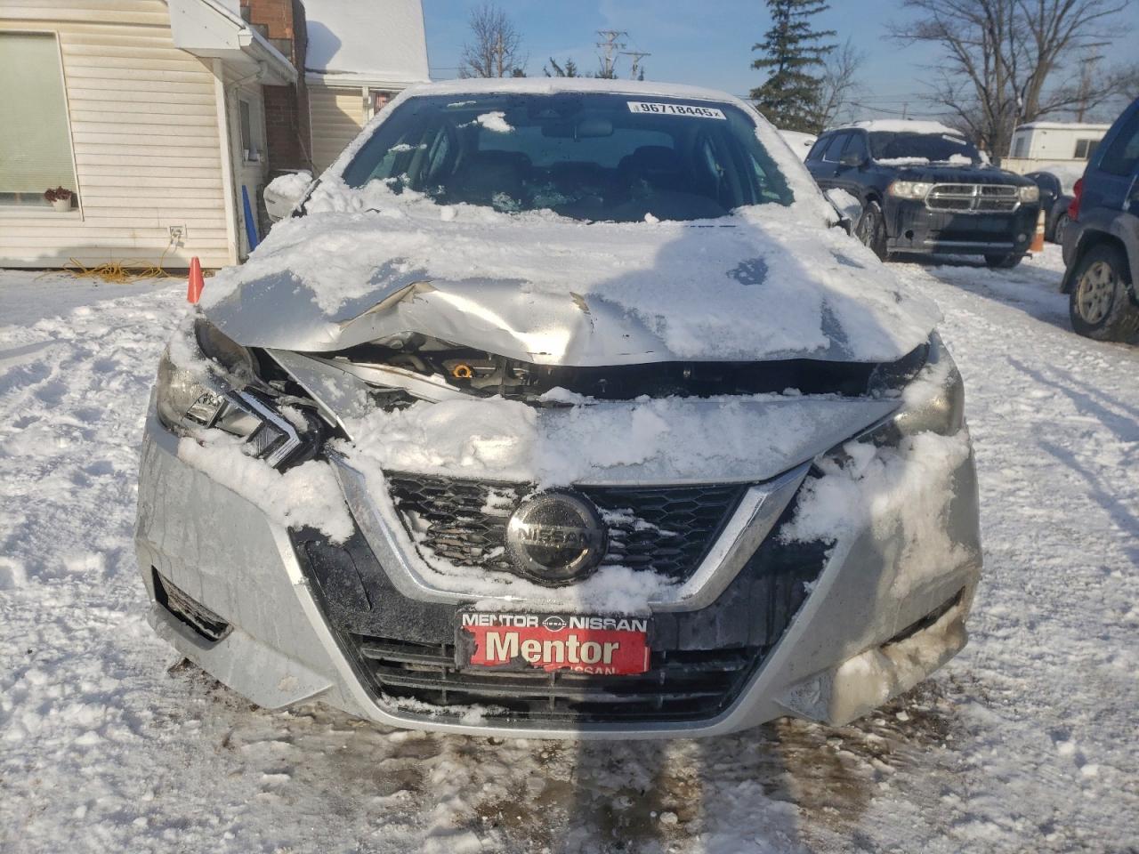 2020 NISSAN VERSA SV photo 5