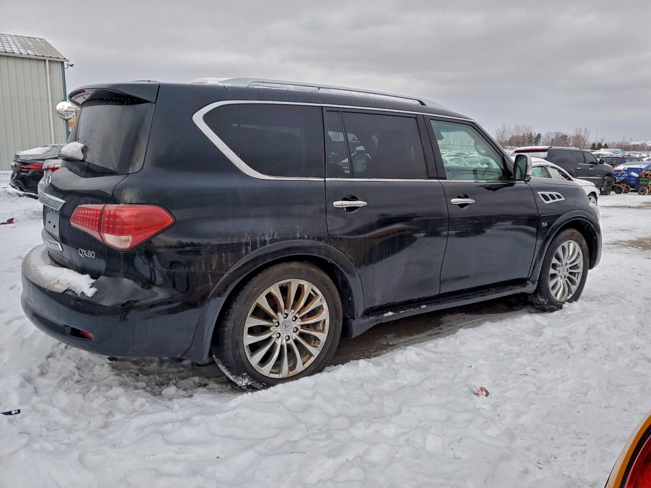 2017 INFINITI QX80 BASE photo 3