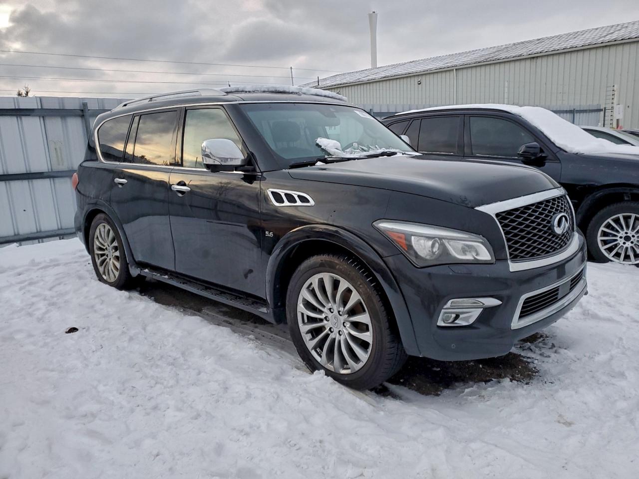 2017 INFINITI QX80 BASE photo 4