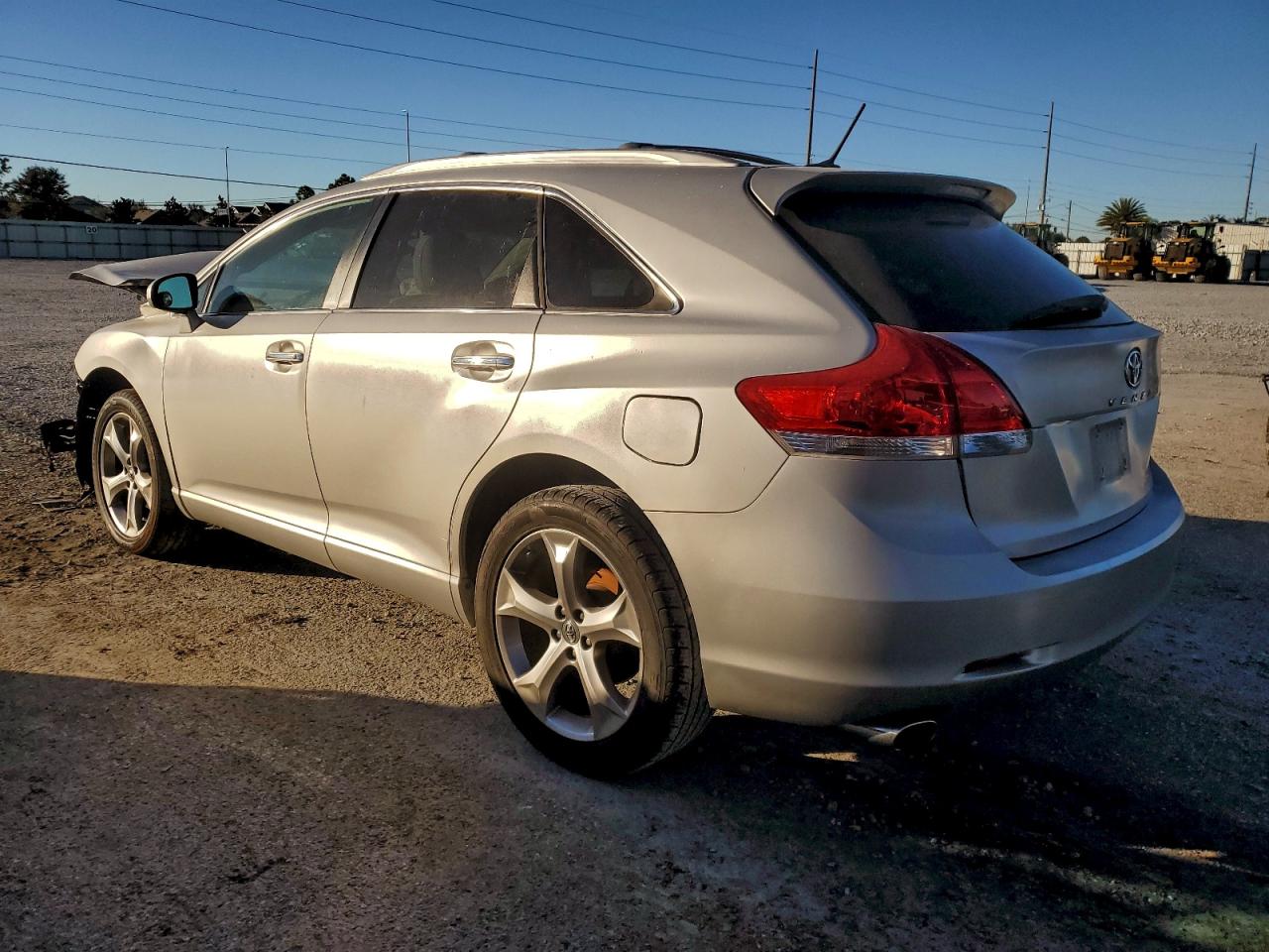 2009 TOYOTA VENZA photo 2